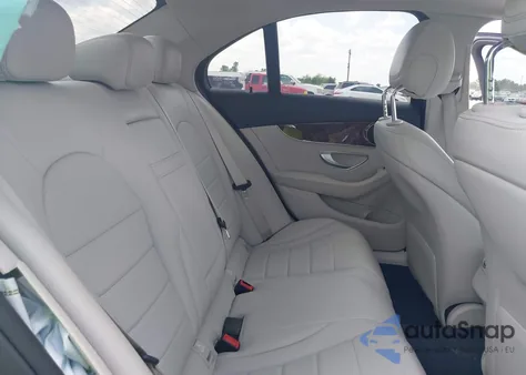 2016 Mercedes-Benz C 300 4Matic/Luxury 4Matic/Sport 4Matic from USA, damaged, VIN 55SWF4KB8GU171569